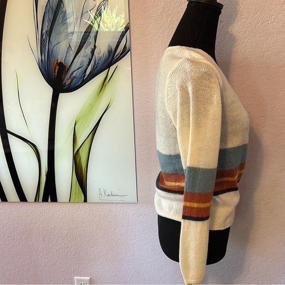 women’s sweater size XS - Picture 2 of 5